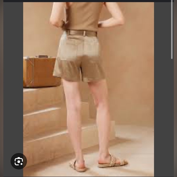 Banana Republic Silk Charmeuse Cargo Shorts NWOT size 4 - Picture 3 of 8